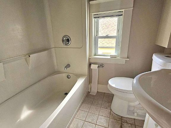 5th image of 3832 Harriet Ave #2
