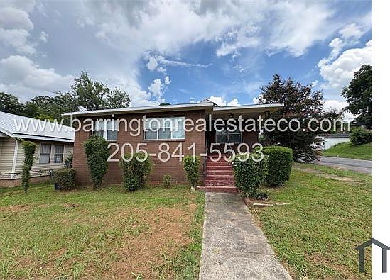 2nd image of 901 Pike Rd