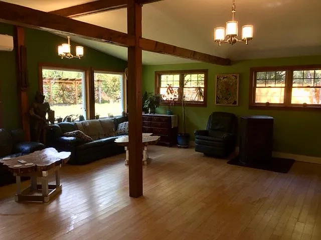4 bed, 2000 sqft, $3,600 — Photo 3