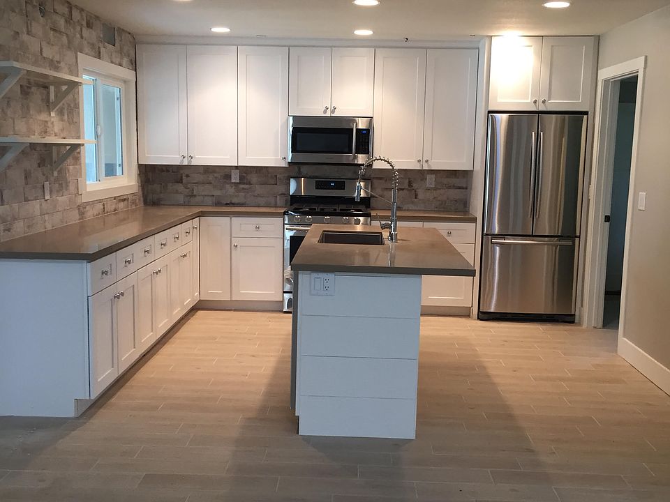 1st image of 4743 Aurora Dr