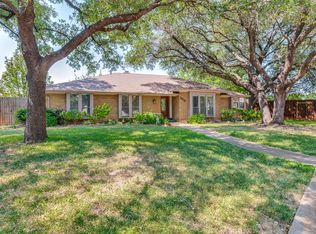 2413 Pearwood Ct, Grand Prairie, TX 75050