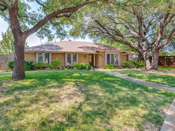 2413 Pearwood Ct, Grand Prairie, TX 75050