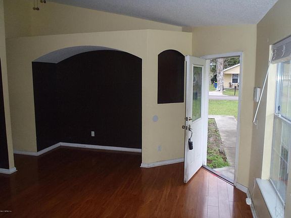 3rd image of 9225 Jefferson Ave