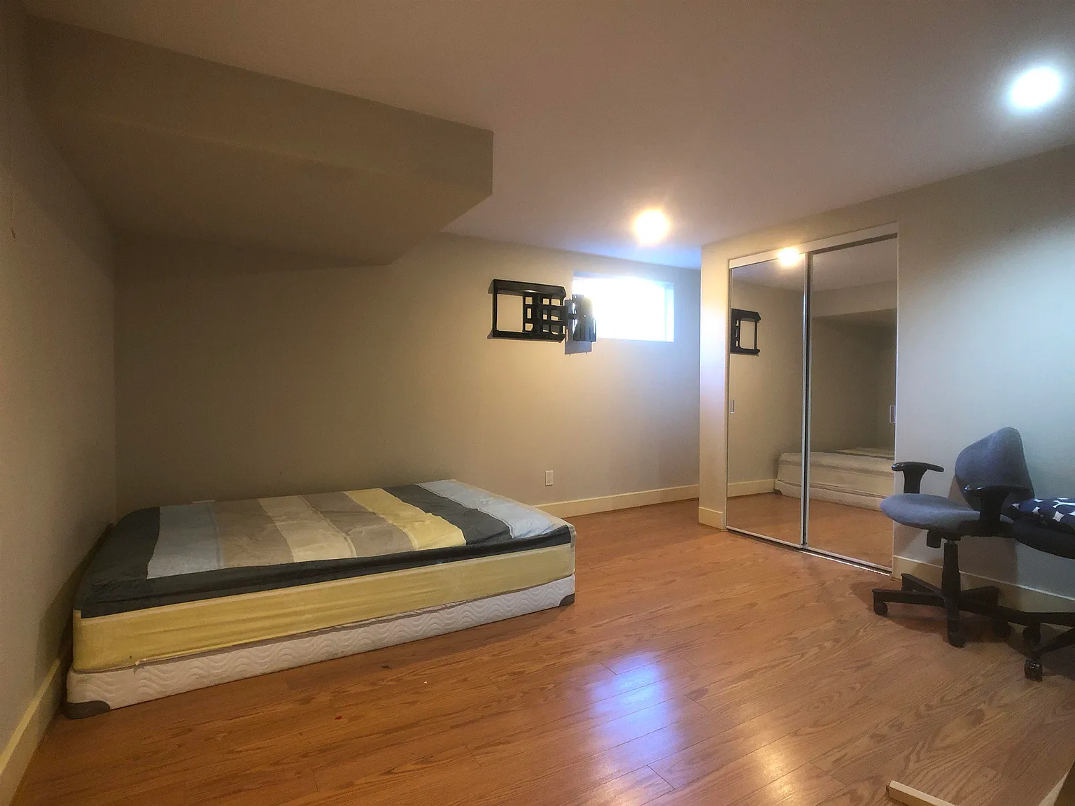 2 bed, 1300 sqft, $2,000 — Photo 4