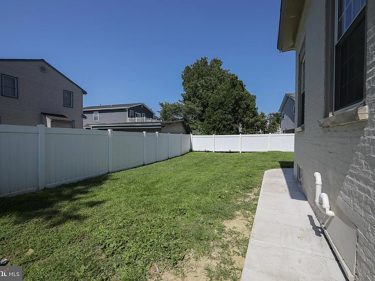 9 E Holly Ave #5 — Photo 30