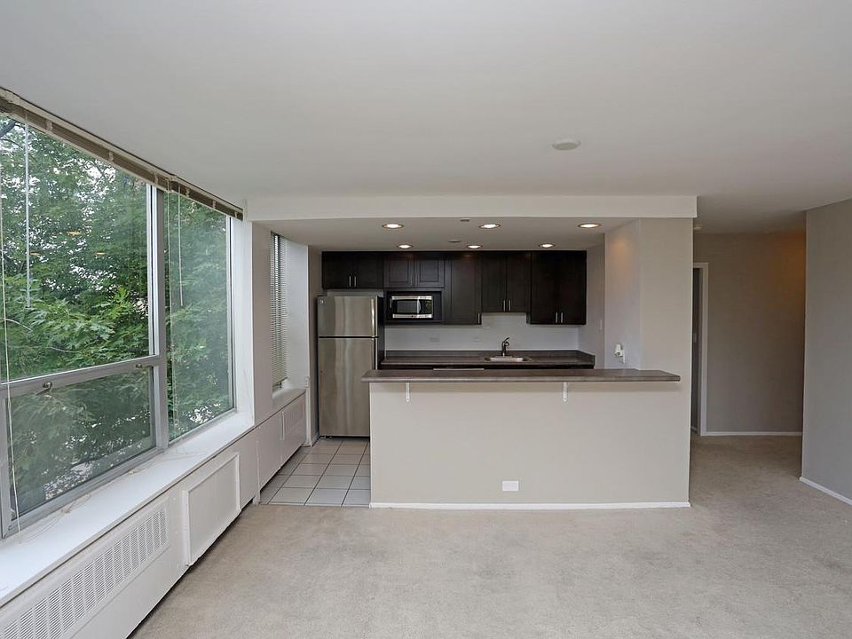 2nd image of 1129 N Jackson St APT 212C