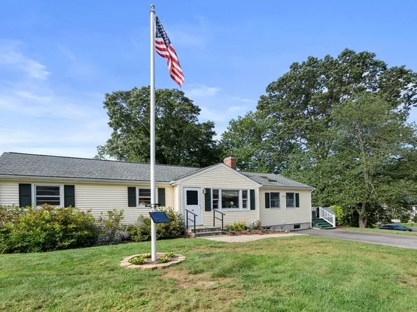 10 Longview Dr, Milford, MA 01757
