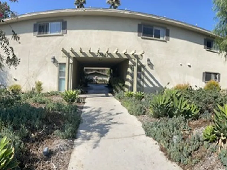 102 - Vista Bonita Apts. — Photo 13