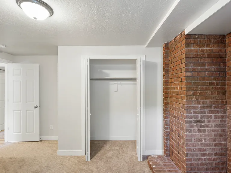 2569 N 2900 E — Photo 9
