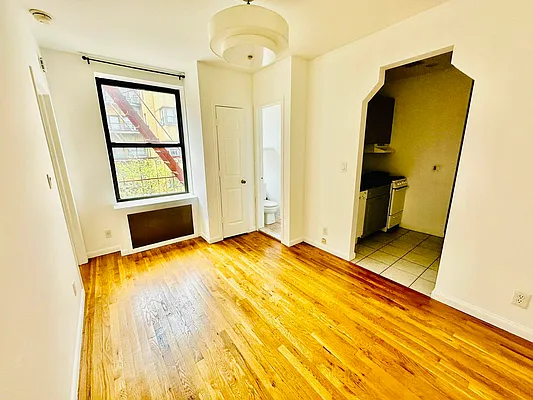 Rented by Compass | media 7