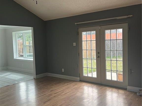 4th image of 48 Trade Winds Ct