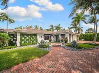 2030 Snook DR, NAPLES, FL 34102