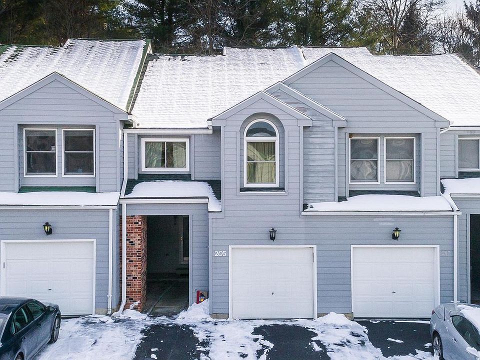 1st image of 205 Sleepy Hollow Ct