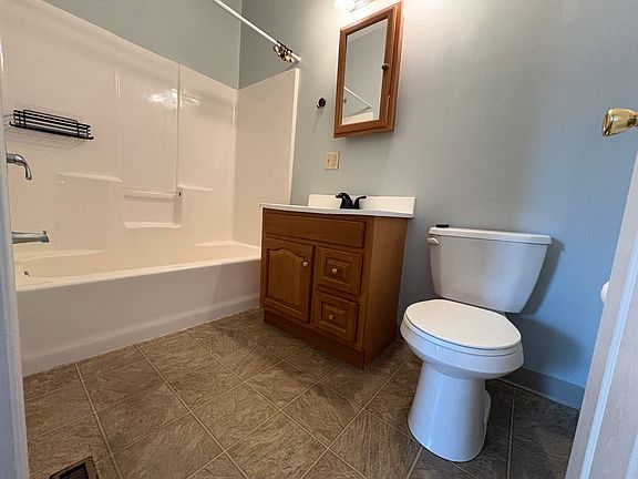 3rd image of 41 E Market St APT 1