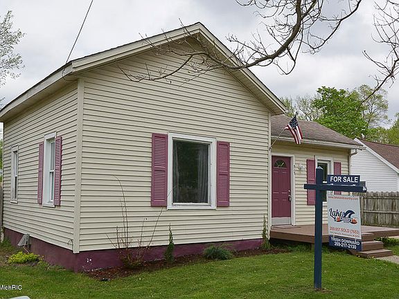 5th image of 517 E 2nd St