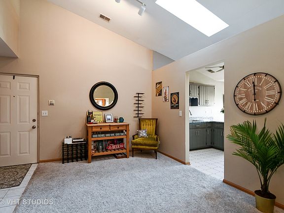 5th image of 6680 183rd St APT 3D