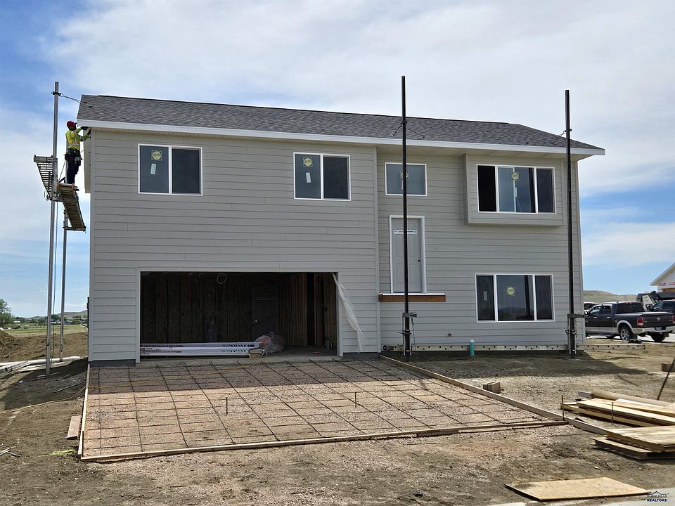 1st image of 472 Alpha Ave