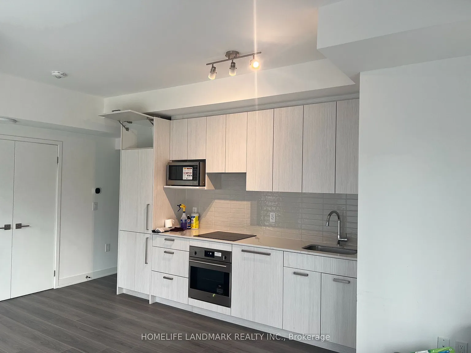 2 bed, $2,700 — Photo 3