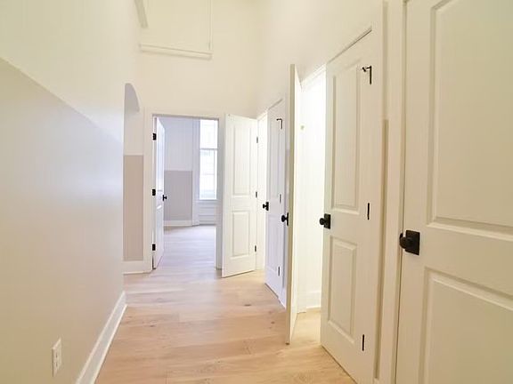 4th image of 30 W Broad St #209