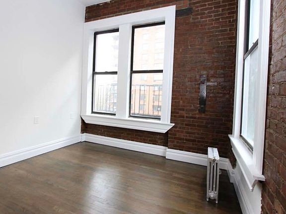 5th image of 405 Central Park #5R
