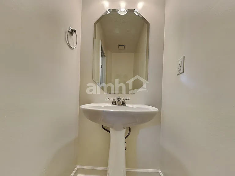 1504 Beaconcrest Cir — Photo 8
