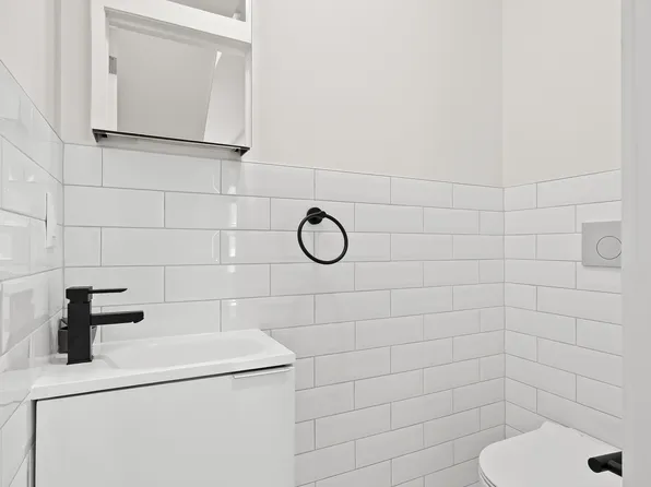 537 Halsey Street image 18 of 38