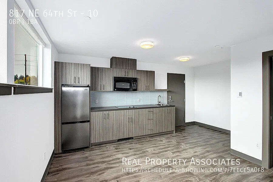 817 NE 64th St — Photo 2