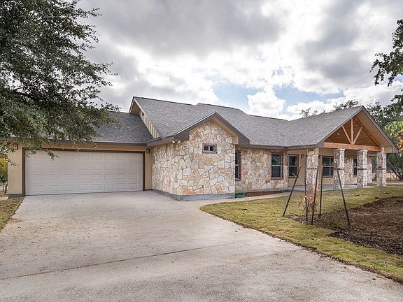 2nd image of 104 Spanish Oak Ln