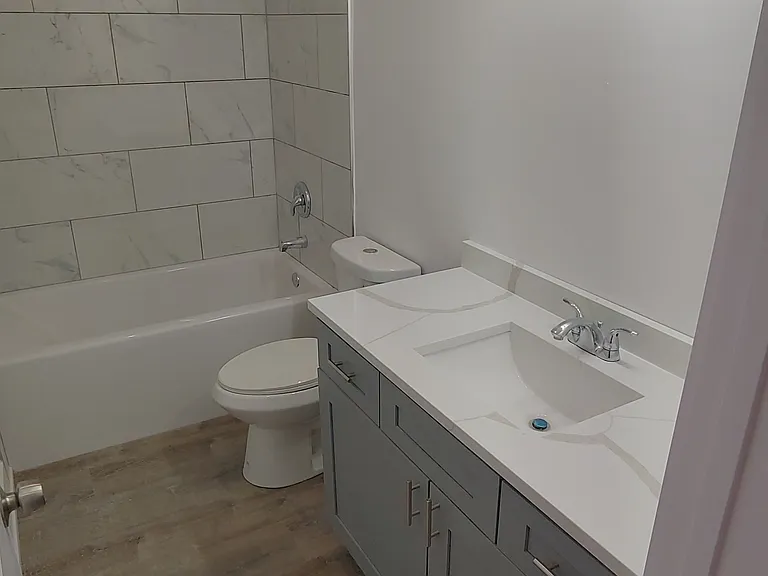 4414 N Austin Ave #100 — Photo 12