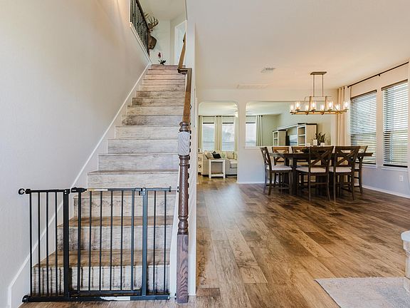 4th image of 1420 Crested Butte Way