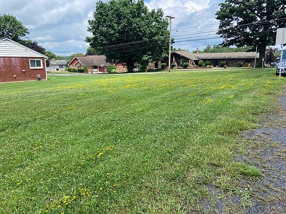 3rd image of Maple Ave