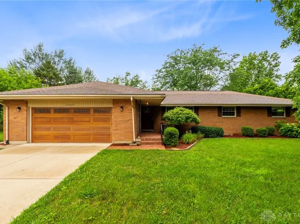 2666 Green Hills Dr, Dayton, OH 45431