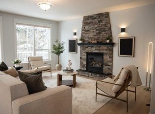 3 W Strathridge Bay SW, Calgary, AB T3H4S1