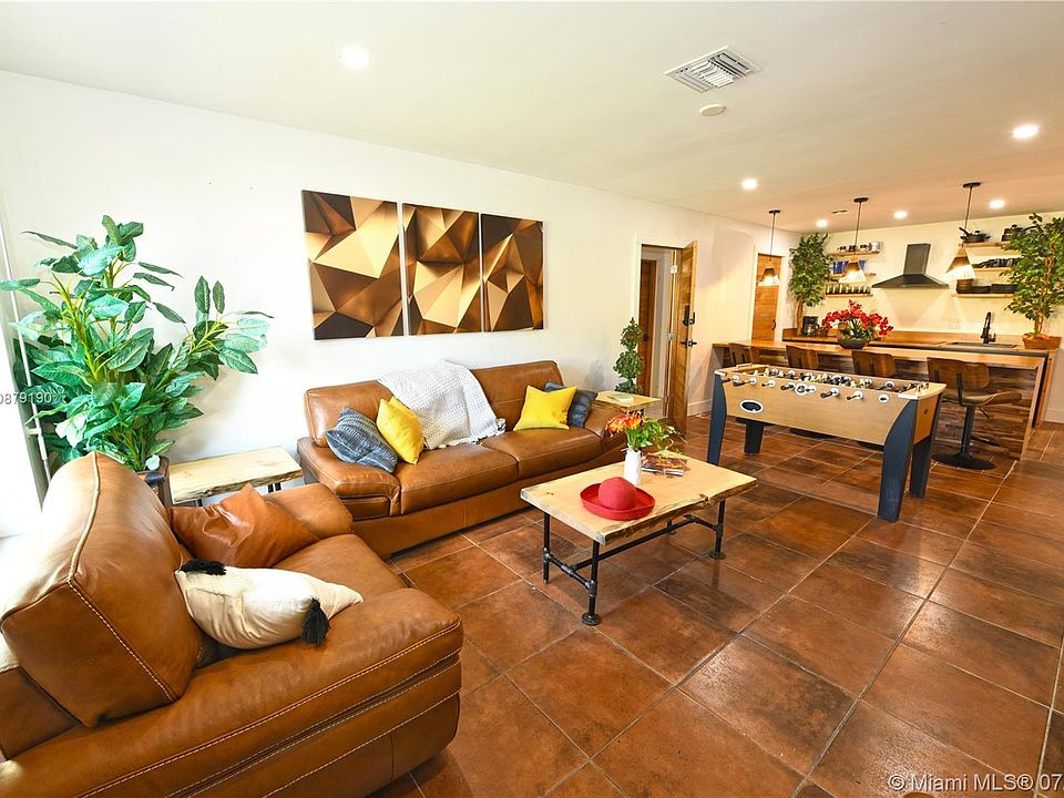 1st image of 1740 NE 49th St #1111