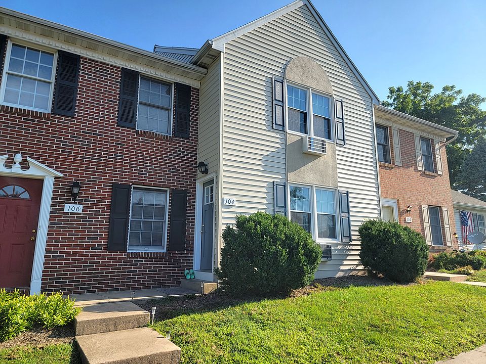 1st image of 104 Bradford Dr