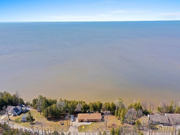 4th image of 2441 White Star Rd