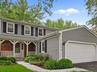 710 Shining Water Dr, Carol Stream, IL 60188