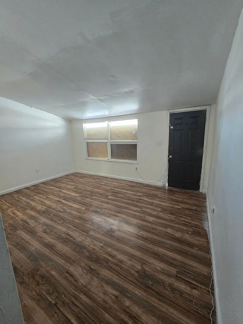 Building Photo - 246 Saint John Dr