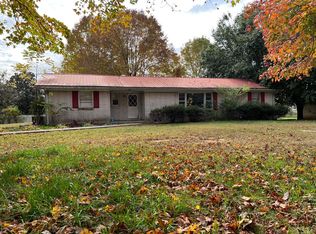 210 Donoho Ave, Lafayette, TN 37083