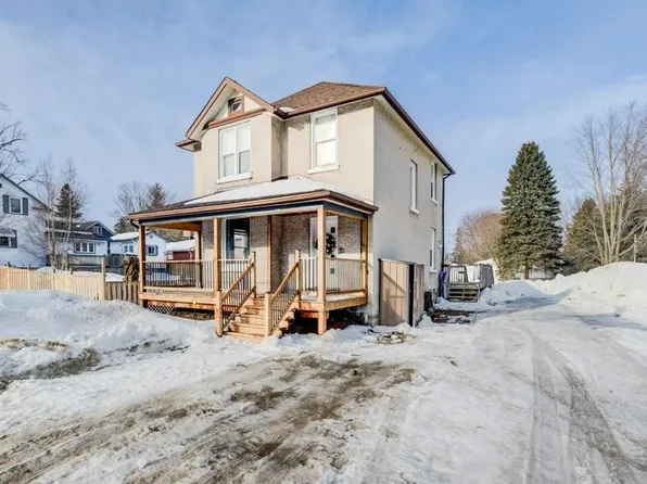 30 Queen St N, Minto, ON N0G 1Z0