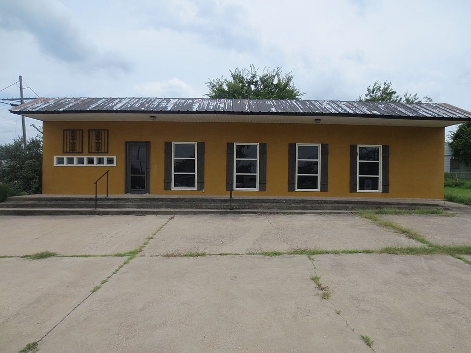 1st image of 303 N Lutterloh Ave