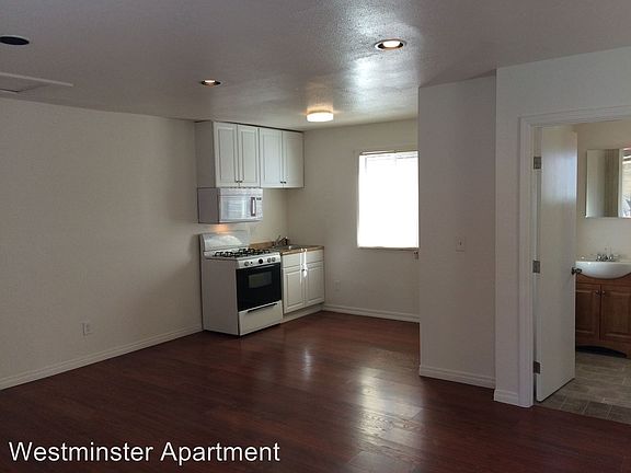 5th image of 853 1/4 W 94th St