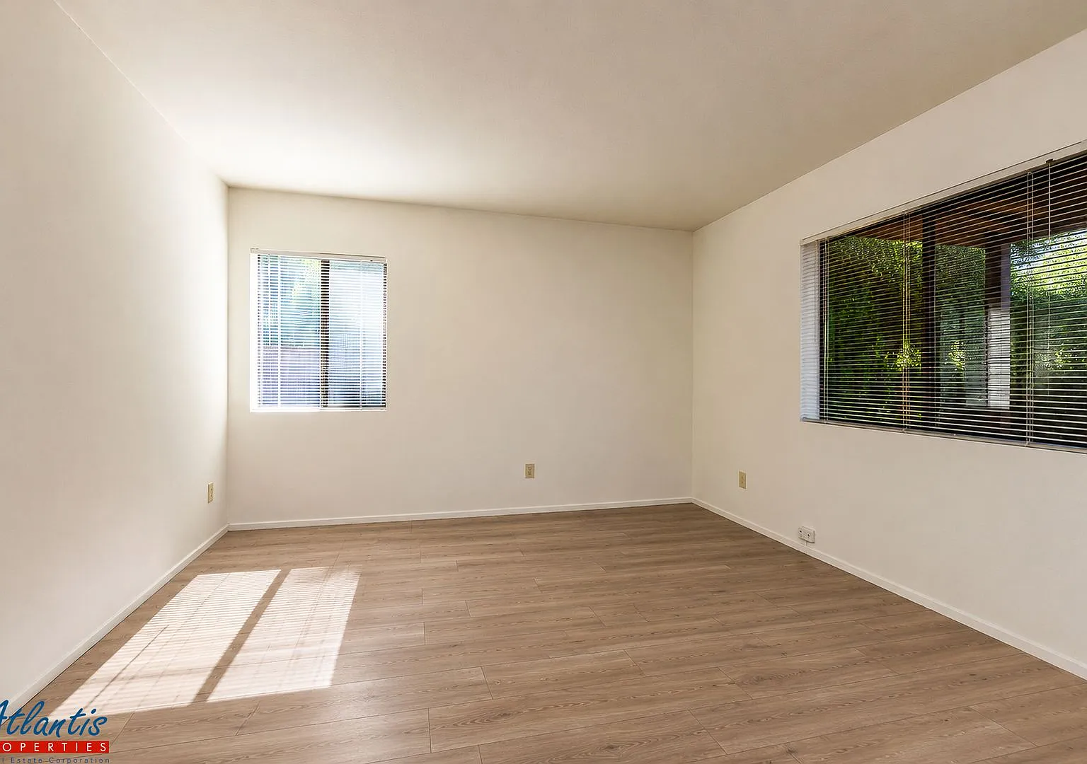Bay Ave 414 — Photo 3