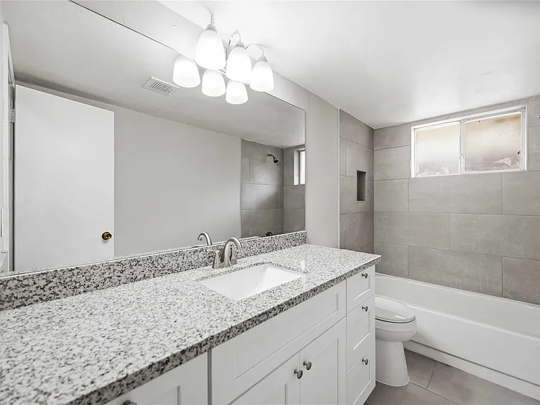 11006 Thackery Ln — Photo 20