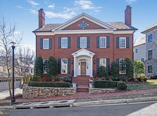 1935 Foxview Cir NW, Washington, DC 20007