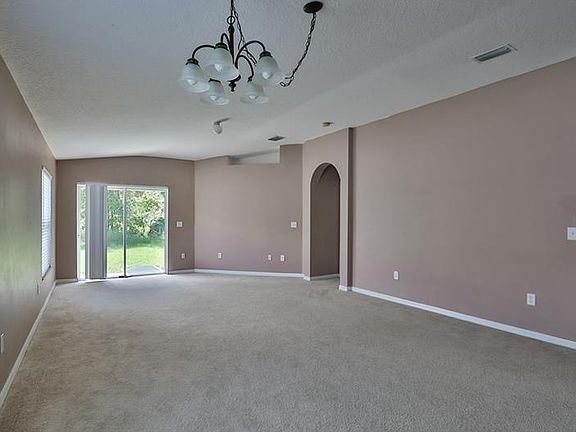 5th image of 7860 Carriage Pointe Dr