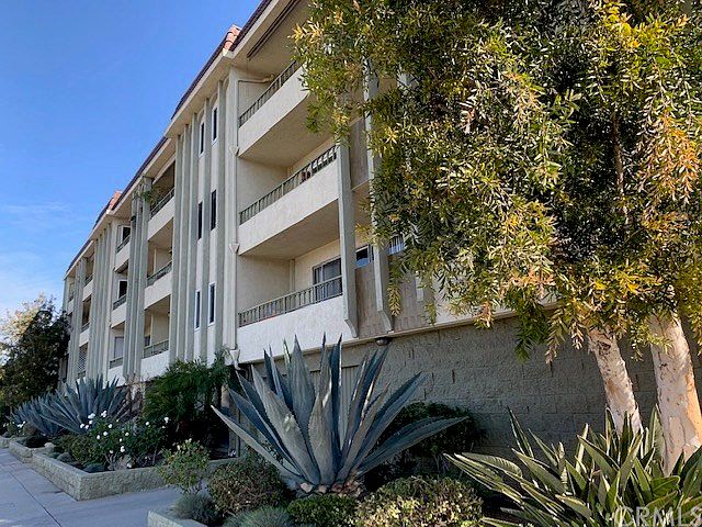 1st image of 420 Redondo Ave Unit 103