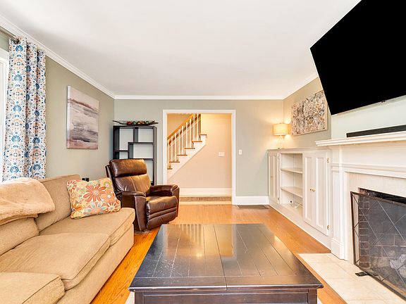 5th image of 1407 Peter Pan Rd