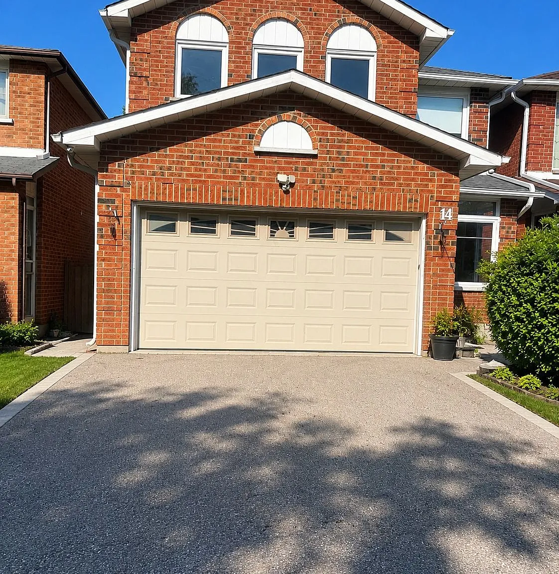 4 bed, $3,500 — Photo 1