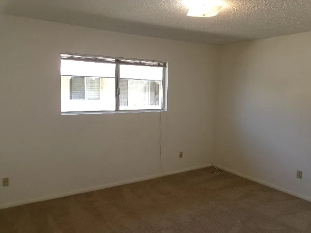 401 E Victoria St #5 — Photo 5